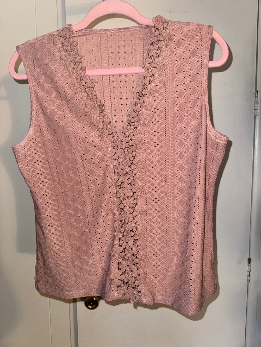 Sleeveless Floral-Trim Knit Camisole in Blush Pink